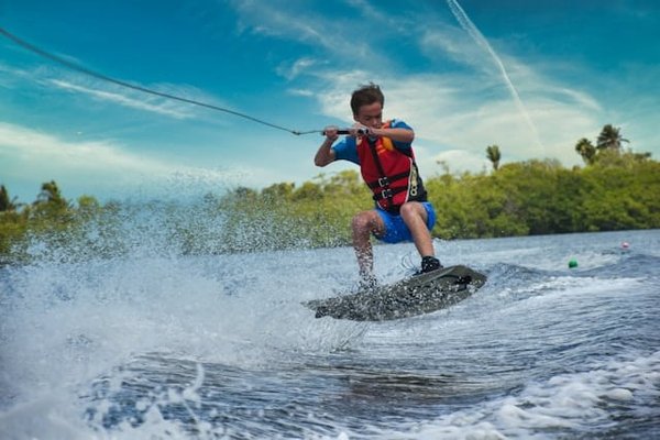 Guide Complet pour l'Achat de votre Wakeboard : Trouvez la Planche Idéale !