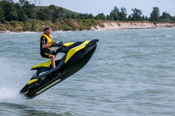 Top 10 des Meilleurs Spots pour Faire du Jet Ski en France