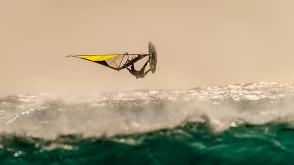Débuter en Windsurf : Les 5 Étapes Clés pour Apprendre Rapidement