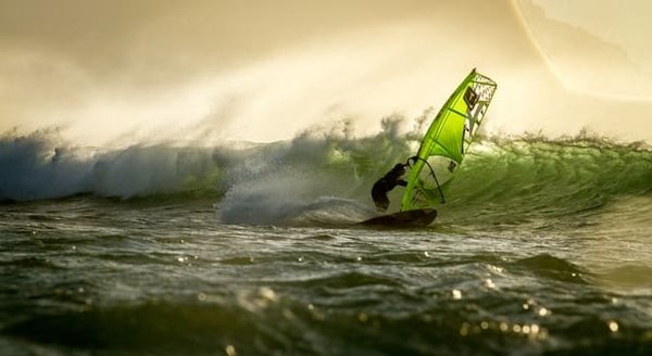 Découvrez les Meilleurs Spots de Windsurf en France : Votre Guide Ultime des Emplacements Incontournables